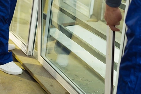 Commercial Glass Repair Technician in Ives Estates, FL